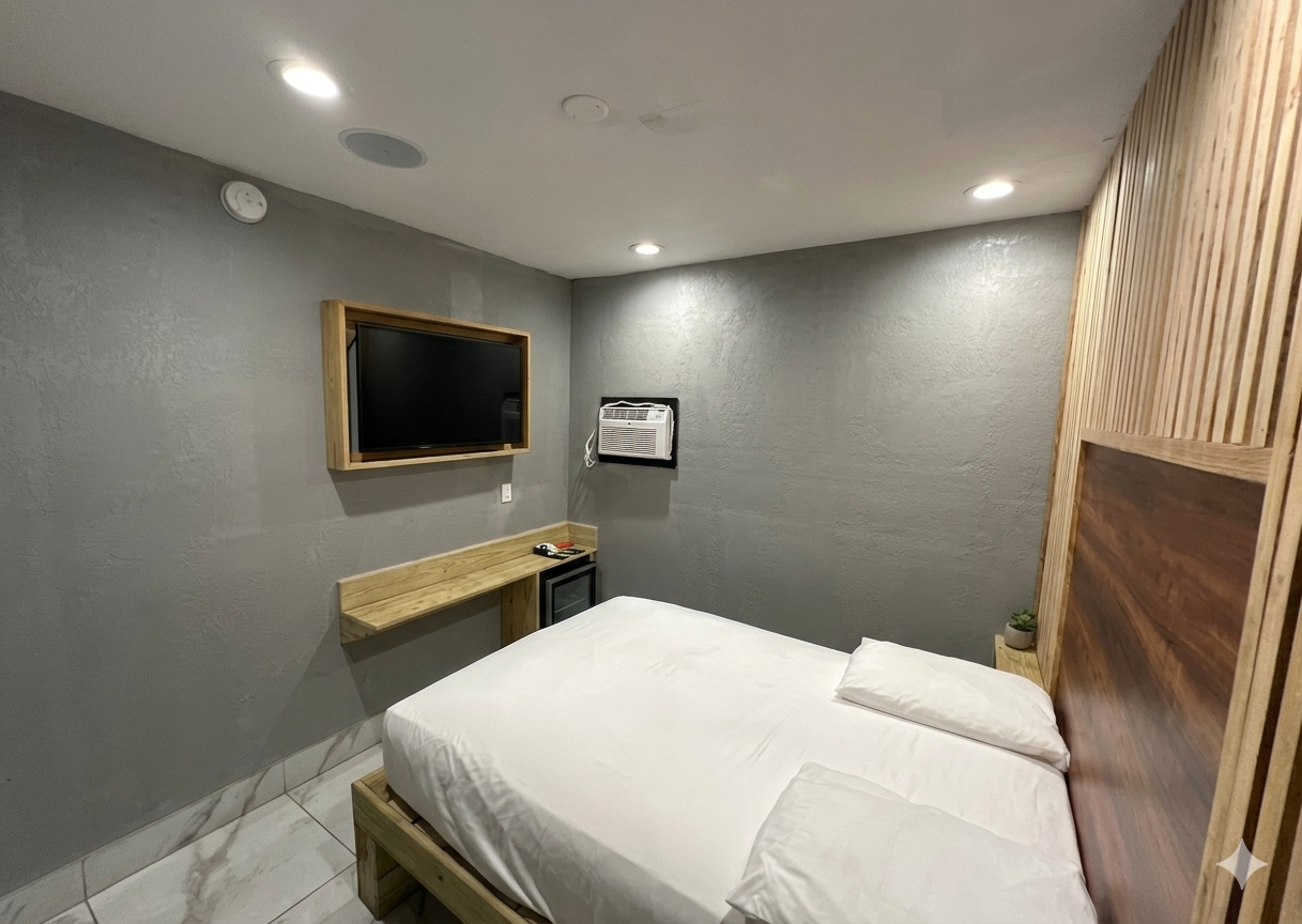 Standard Room — Motel 77